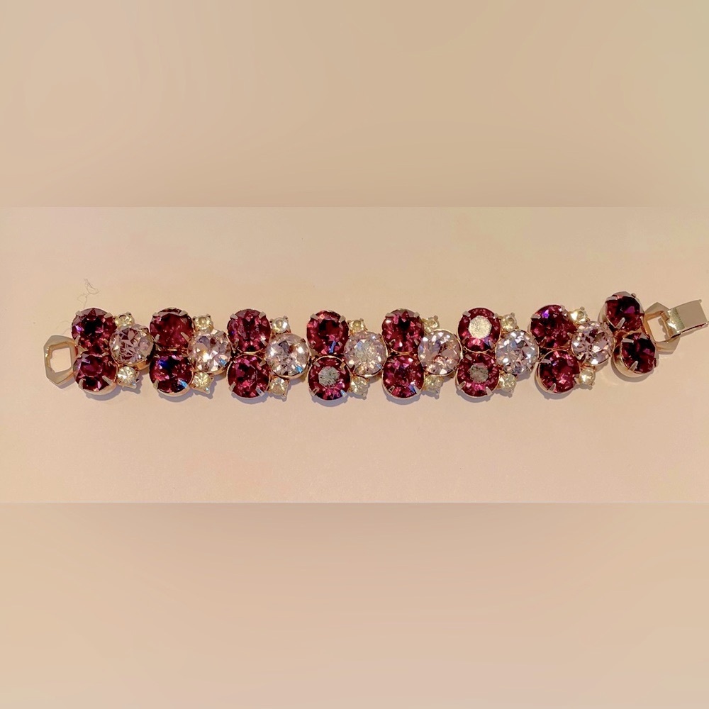 Beautiful vintage signed Hobe’ bracelet